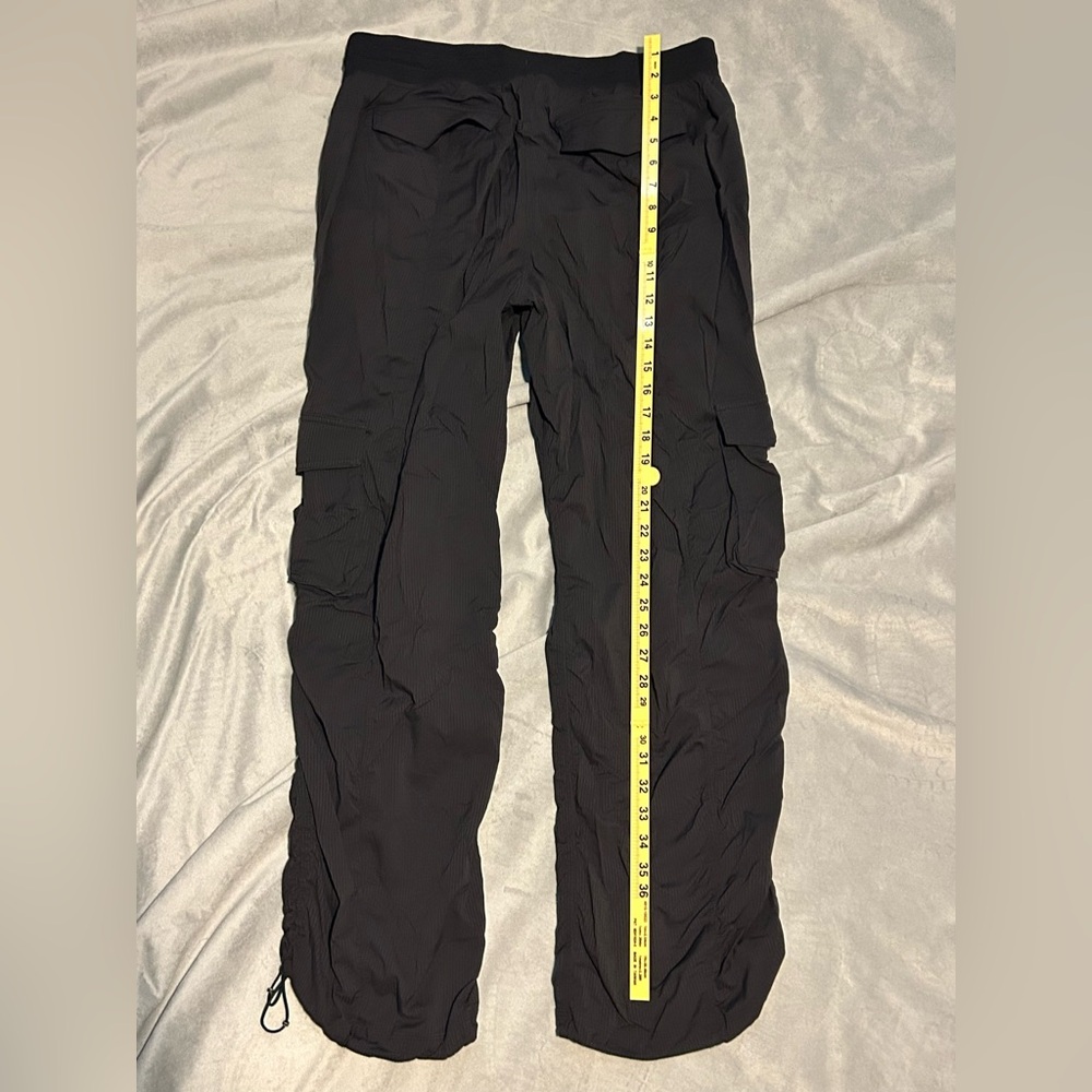 Lululemon Dance Studio Relaxed-Fit Mid-Rise Cargo Pant in Black - L - Picture 12 of 12